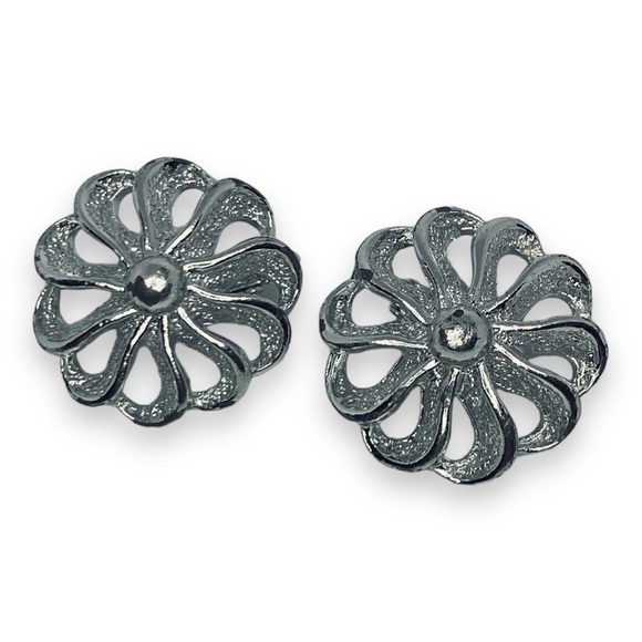 Vintage Sarah Coventry Silver Tone Flower Clip On Earrings - Picture 4 of 5